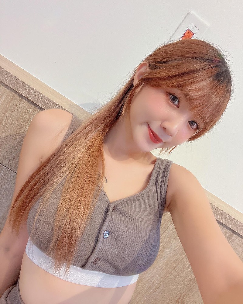 A958 照片1301张 视频50个 台湾 轻熟少妇 生活日常 旅游 购物 泳装 自拍多