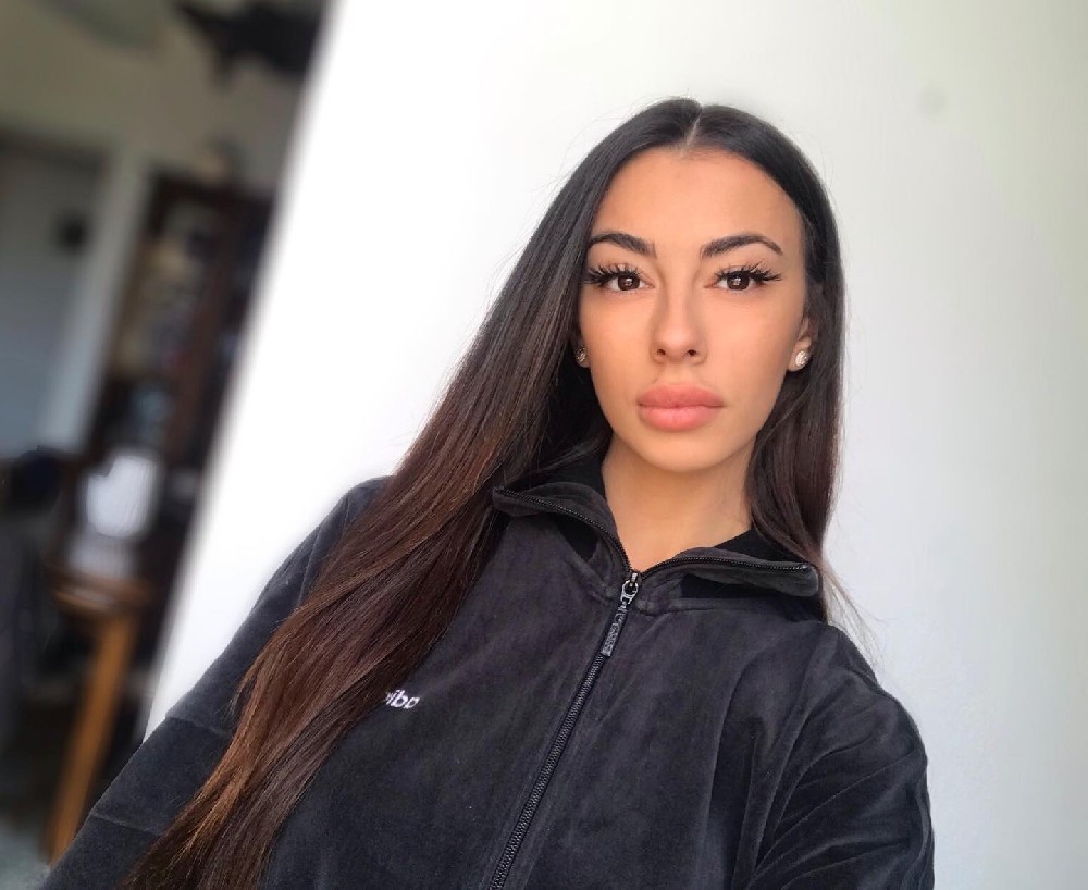 N201 照片396张 视频15个 塞浦路斯 少妇 宝妈 性感身材 生活日常 带娃 朋友聚会 旅游 自拍