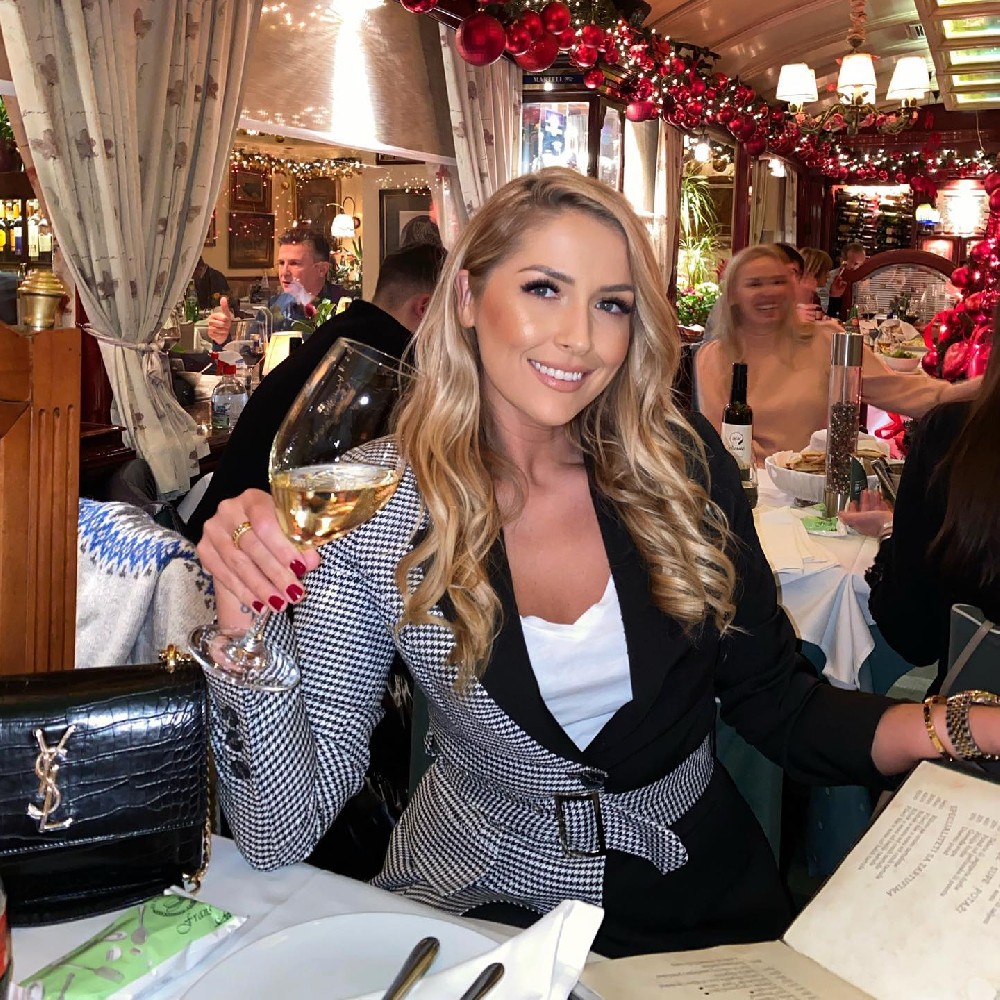 N239 照片531张 视频3个 德国  成熟美女 日常 生活 旅游 自拍