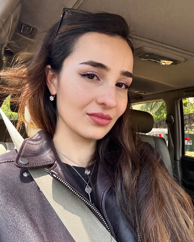 N280 照片3714张 视频914个 美国  职业：时装设计师 有自拍素材 有日常素材 生活 旅游 自拍 带生活素材 带旅游素材