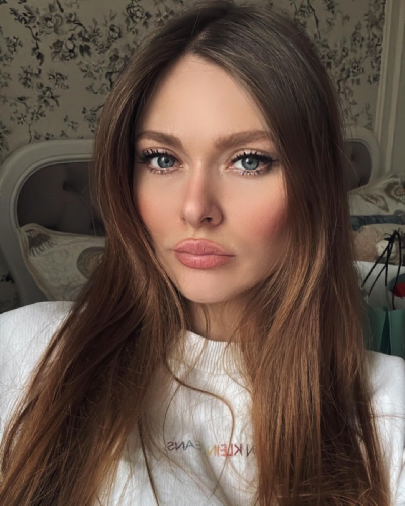 N303 照片247张 视频29个 乌克兰  艺术 年轻美女 生活日常  旅游 自拍 适合虚拟视频