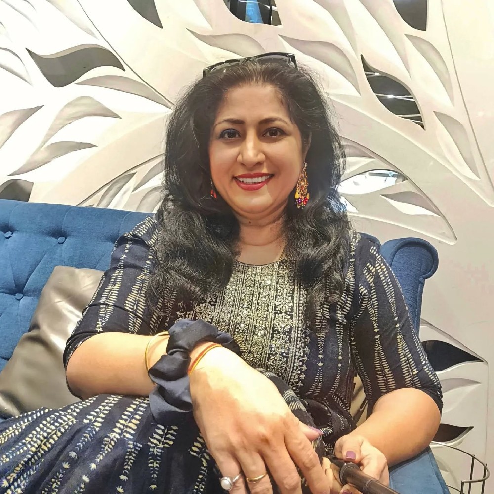 N311 照片696张 视频30个 印度 印度各大交易所合照素材 会议 合照素材 旅游生活  自拍照 素材丰富  且曝光量极少  只有几百粉丝  可包装分析师 讲师 SEBI内部人员