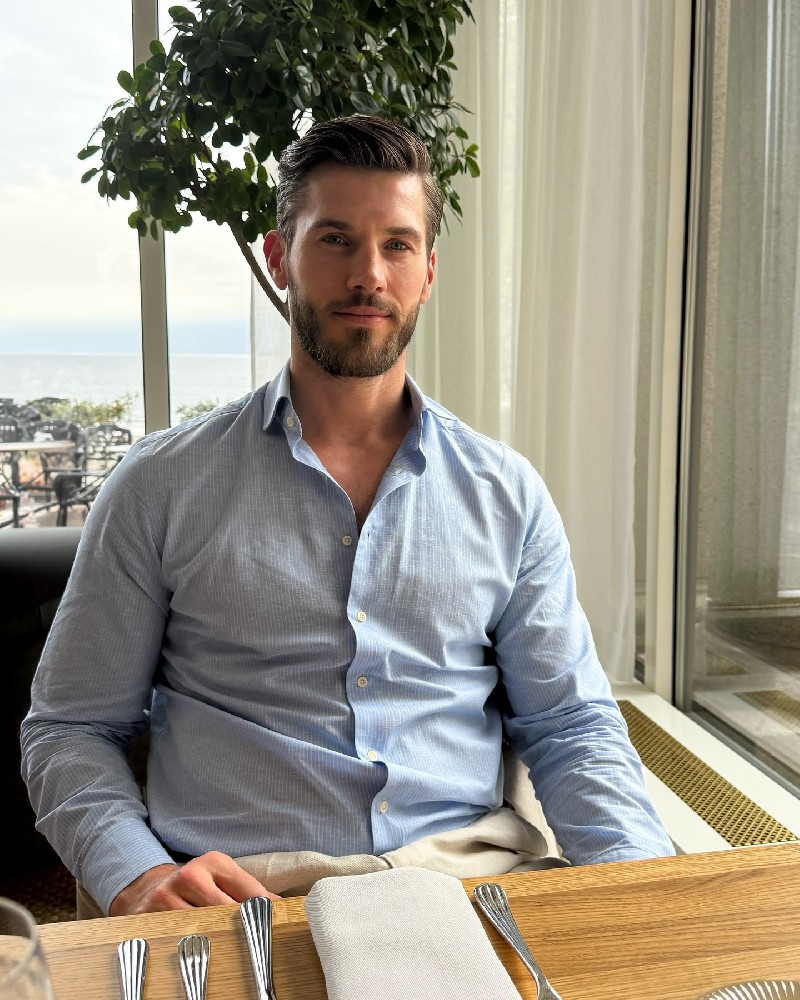 F089 照片2117张 视频211个 德国 成熟男士 旅游 日常生活自拍 正装 适合虚拟视频