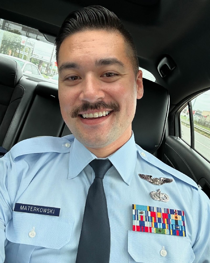 F172 照片3944张 视频170个 美国 飞行员 军人 有风景美食旅游  曝光量低，较多部队工作素材 有自拍视频