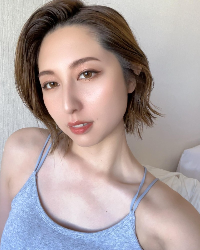 A044 照片1635张 视频207个 日本 性感 欲姐模特 大胸身材好 生活日常 拍照 旅游 单人照多