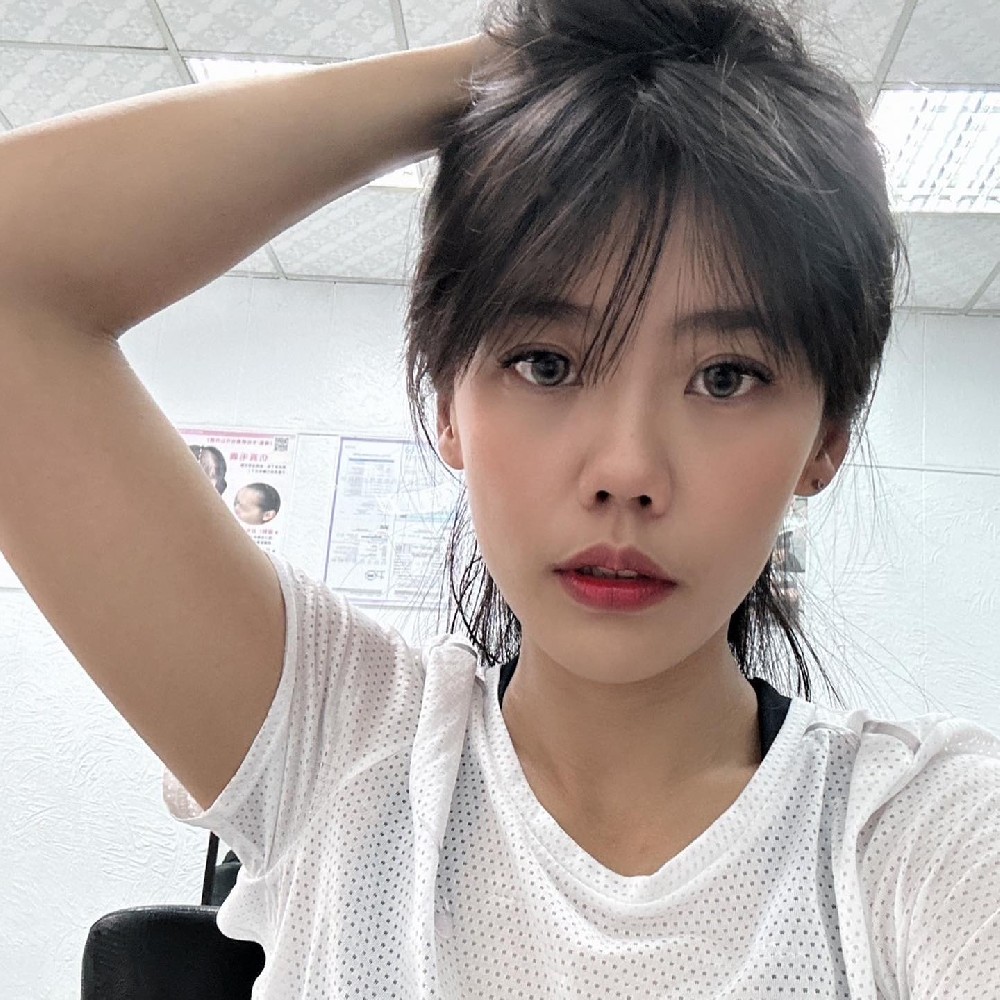 A063 照片449张 视频13个 台湾 警察 年轻女警察 生活日常 旅游  爬山 划船 马拉松 骑行