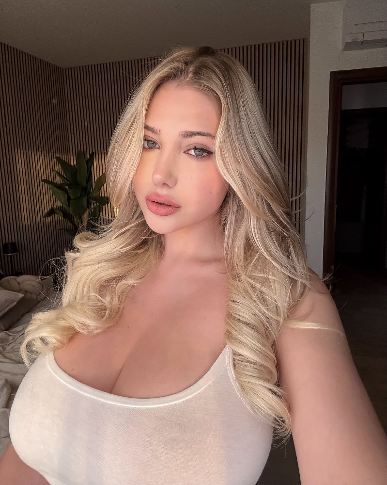 G905 照片703张 视频106个 同人私密 欧美性感大胸美女