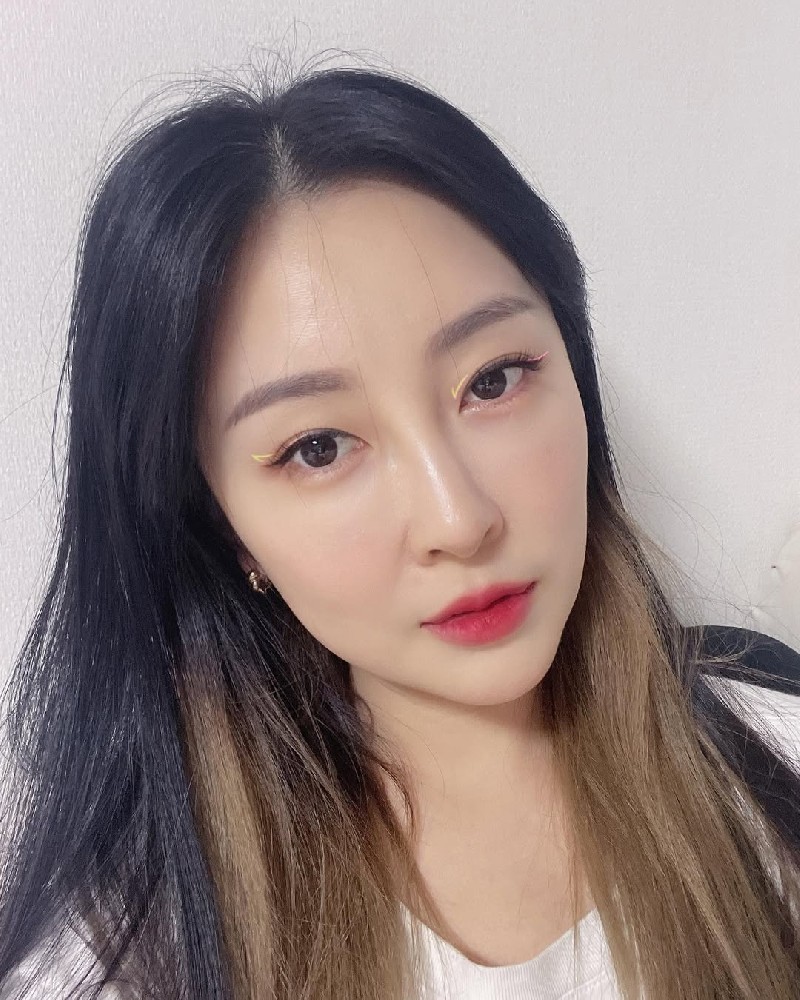 A214 照片1826张 视频12个 韩国 空姐 生活工作日常  旅游 自拍