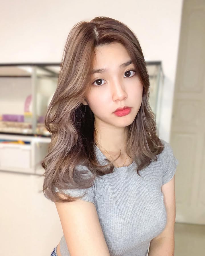 A259 照片1475张 视频44个 新加坡 轻熟美女 日常 生活 旅游  自拍比较多  单人照多