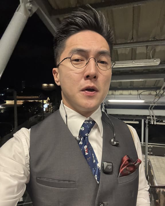 14UD962 照片4401张 视频1007个 泰国 清吧驻场歌手 钢琴  唱歌  正装 自拍多 生活日常  旅游 生活场景丰富 适合虚拟视频