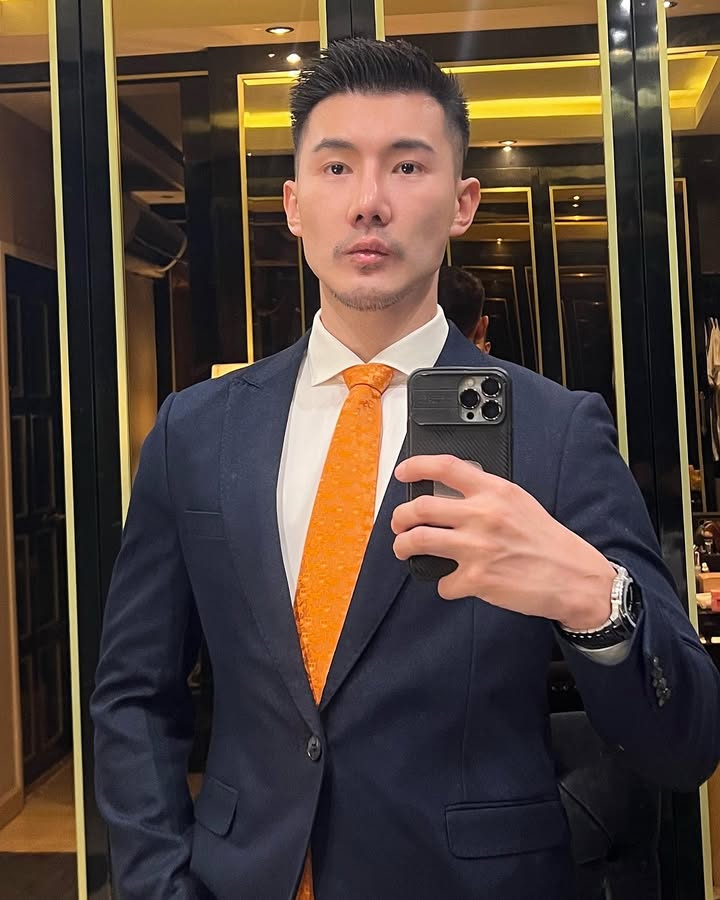 D965 照片2057张 视频229个 泰国 模特 有生活照 自拍照 旅行 健身 肌肉男 #正装 花臂 肌肉男 安全感 海边 旅游 秀肌肉  成熟 美食 帅气 爱自拍 幽默风趣