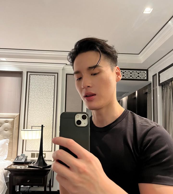 D977 照片392张 视频46个 台湾 腹肌  生活场景丰富  生活日常 旅游 风景