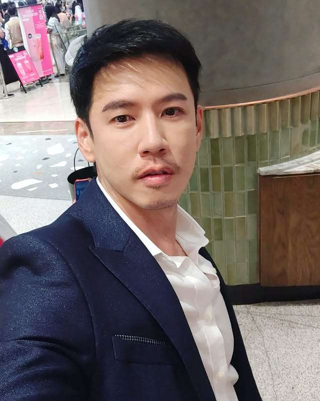 D998 照片1471张 视频8个 泰国 聚会 家人合照 宝爸  肌肉  生活场景丰富 生活日常 旅游 风景