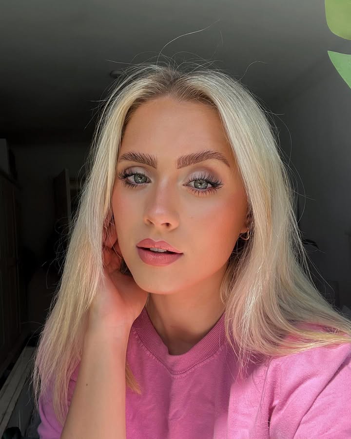 N389 照片3439张 视频339个 美国 职业 普拉提教练 网球 少妇  生活场景丰富 自拍多 旅游 风景 生活日常