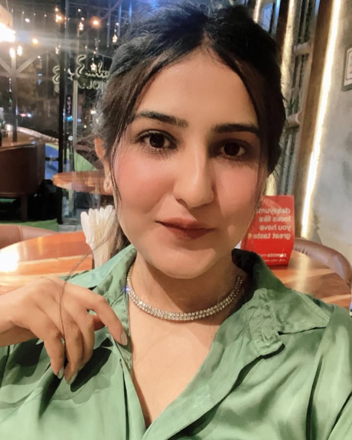 N419 照片727张 视频266个 印度 美女 日常 生活拍照