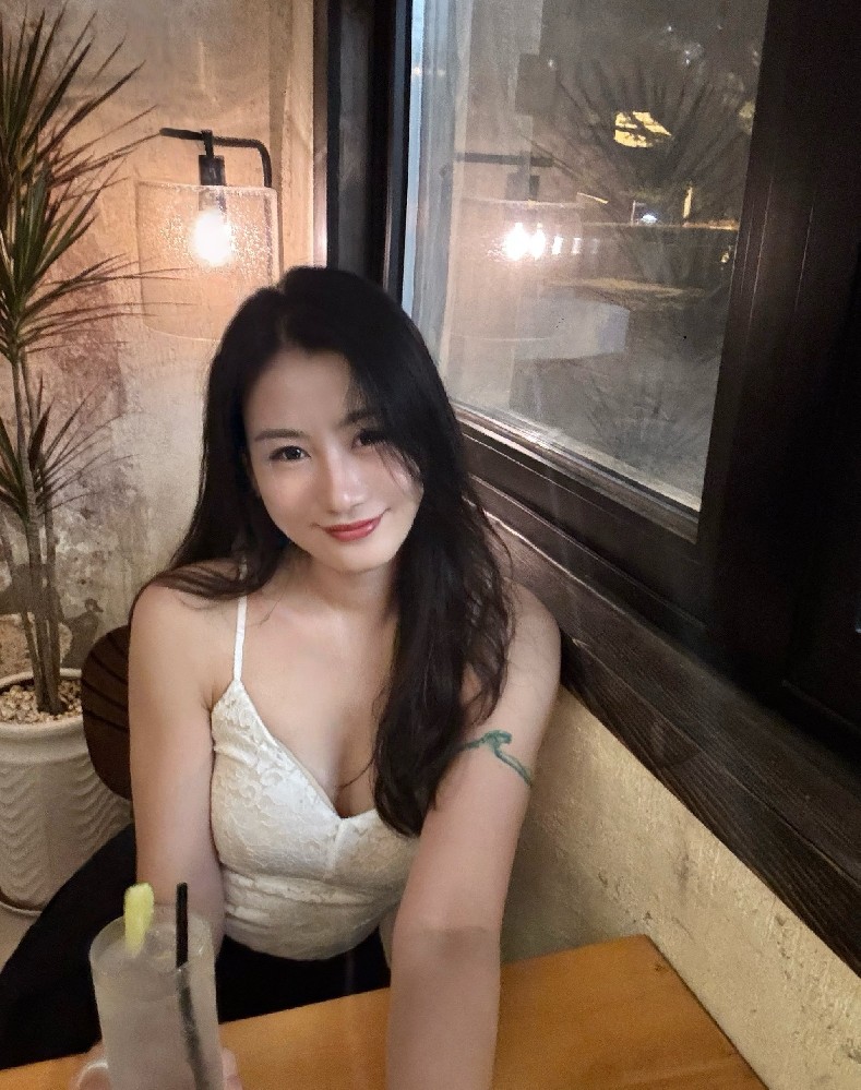 A296 照片643张 视频13个 中国女 气质美女 生活日常 旅游 丝袜 真实 视频包含实况Live