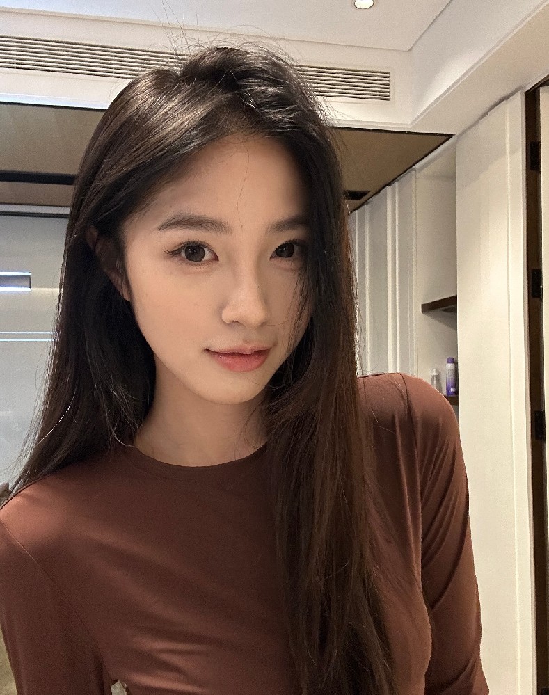 A632 照片313张 视频150个 中国女 年轻美女 小姐姐 生活日常 旅游 视频包含实况Live