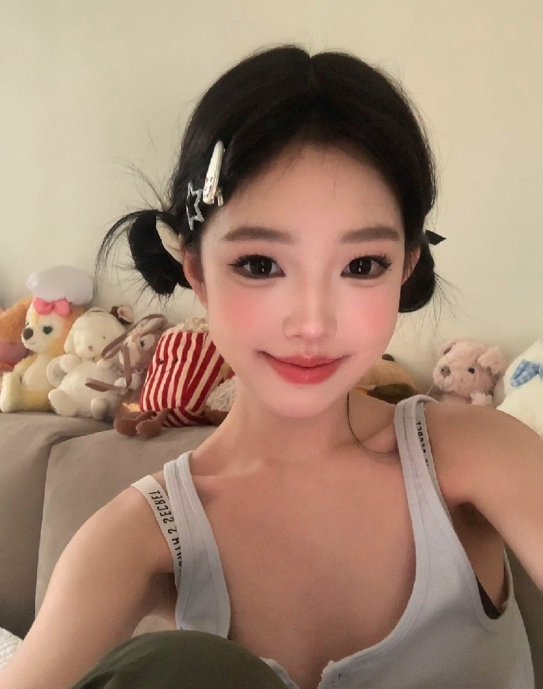 A747 照片735张 视频94个 中国女 少女 学生 可爱 真实 小姐姐 生活日常 旅游 自拍多 视频包含实况Live