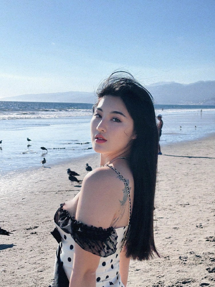 G932 照片236张 视频27个 同人私密 高颜值气质美女 大尺度漏dian擦边